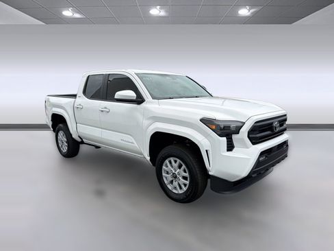Used 2026 Toyota Tacoma SR5 RWD image 7
