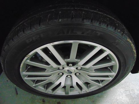 Used 2023 Ford Expedition Limited image 6