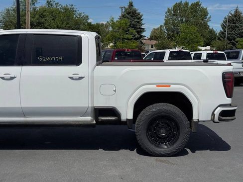 Used 2024 GMC Sierra 2500 AT4 w/ AT4 Premium Plus Package AWD/4WD image 5
