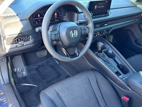 Used 2023 Honda Accord EX image 17
