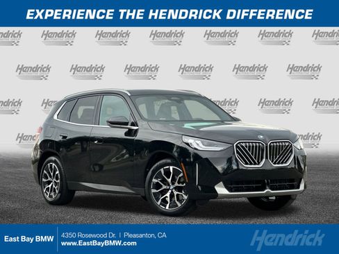 Used 2025 BMW X3 xDrive30i w/ Premium Package image 1