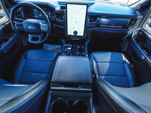 Used 2022 Ford F150 Lightning Lariat image 39