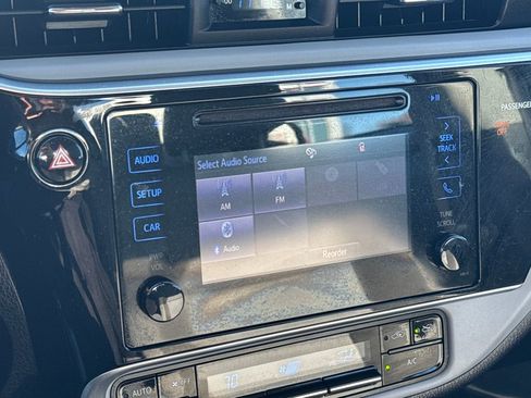 Used 2017 Toyota Corolla LE image 20