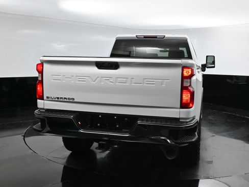 Used 2023 Chevrolet Silverado 2500 LT w/ Convenience Package image 6