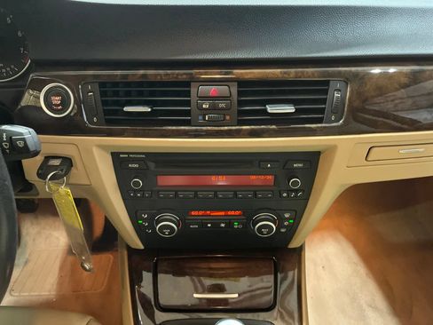 Used 2009 BMW 328i Sedan RWD image 24
