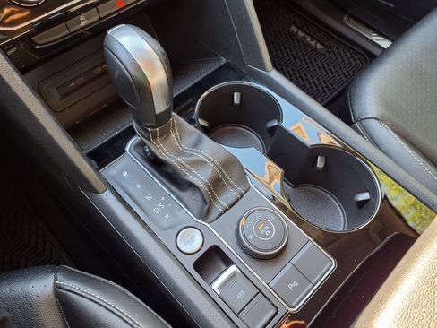 Certified 2022 Volkswagen Atlas SE image 19