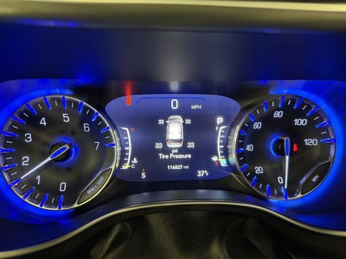 Used 2020 Chrysler Pacifica Limited image 3