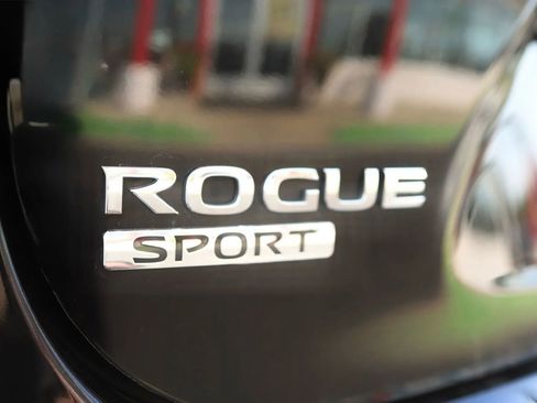 Used 2018 Nissan Rogue Sport SL w/ SL Premium Package image 38