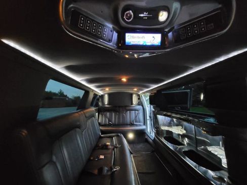 Used 2013 Lincoln MKT AWD image 65