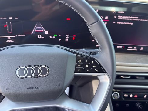 Used 2025 Audi Q5 Premium Plus w/ Premium Plus AWD/4WD image 18