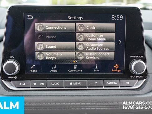 Used 2025 Nissan Rogue SV image 34