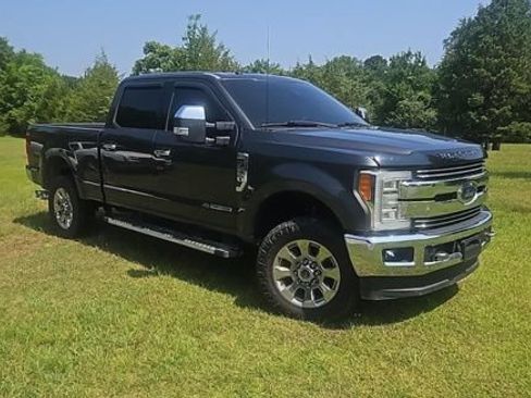 Used 2017 Ford F250 Lariat w/ Lariat Ultimate Package AWD/4WD image 1