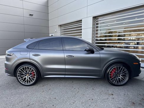 Used 2022 Porsche Cayenne GTS AWD/4WD image 8