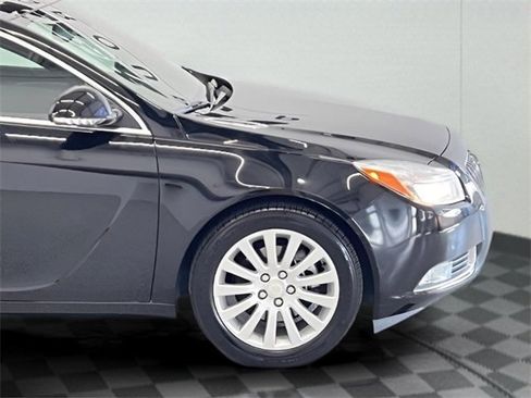 Used 2013 Buick Regal Premium image 26