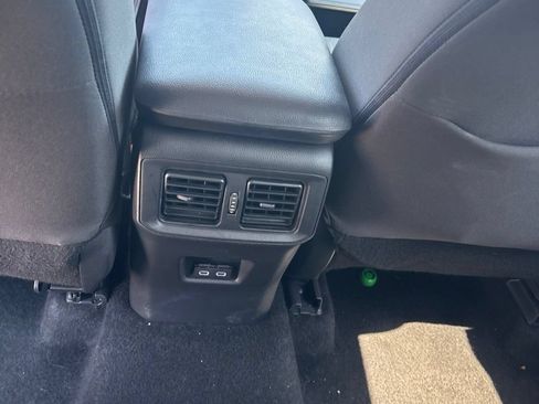 Used 2025 Toyota RAV4 XLE FWD image 8