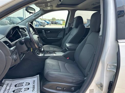 Used 2015 Chevrolet Traverse LT w/ Style and Technology Package FWD image 11