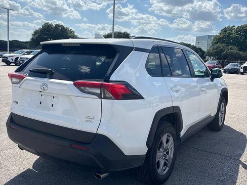 Used 2025 Toyota RAV4 XLE AWD/4WD image 10