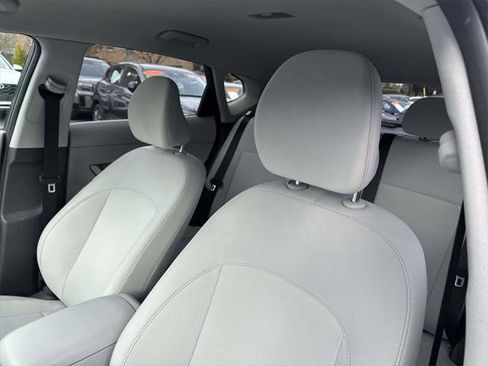 Certified 2025 Hyundai Kona SEL image 19