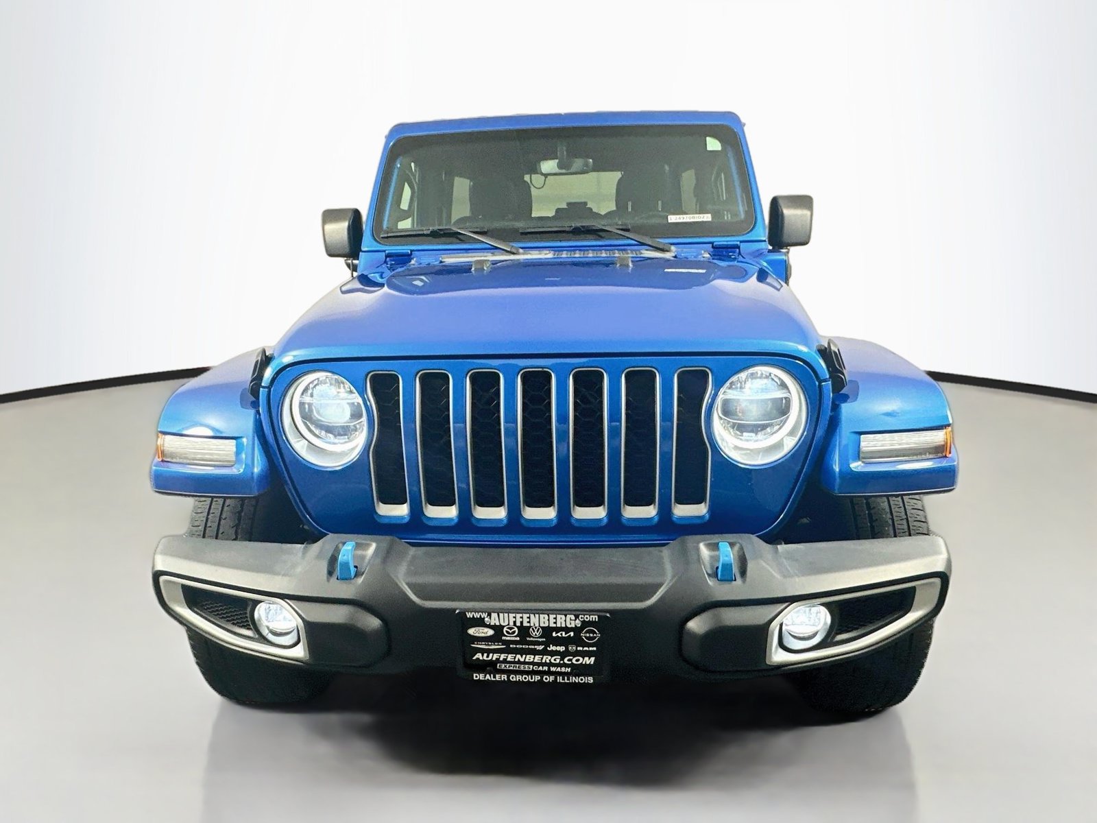 Used 2022 Jeep Wrangler Unlimited Sahara w/ Cold Weather Group AWD/4WD image 2