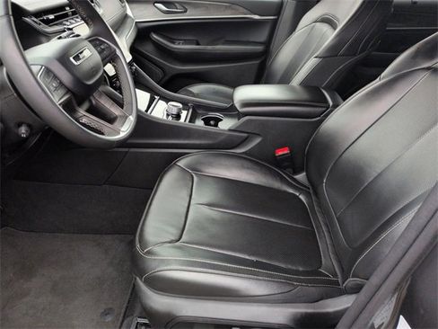 Used 2024 Jeep Grand Cherokee L Limited w/ Luxury Tech Group II image 12