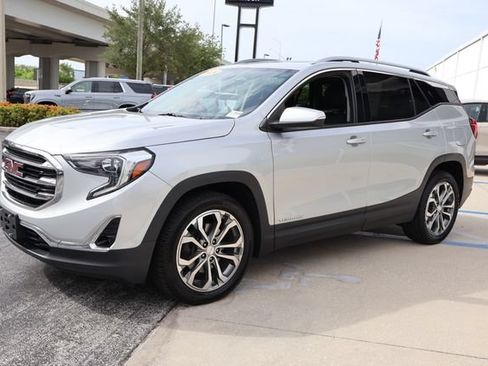 Used 2020 GMC Terrain SLT w/ GMC Pro Grade Package AWD/4WD image 3