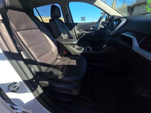 Used 2024 GMC Terrain SLT image 11