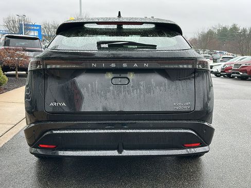 Used 2024 Nissan Ariya AWD image 6