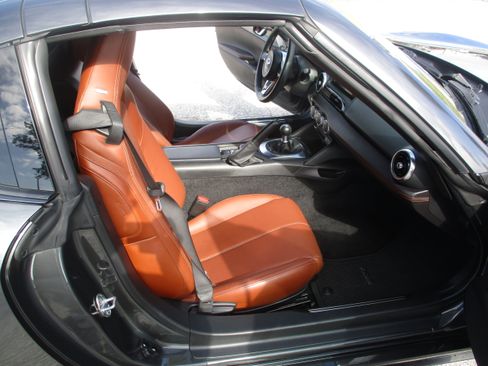 Used 2022 MAZDA MX-5 Miata RF Grand Touring w/ Weather Package image 11