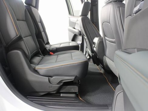 New 2026 GMC Acadia AT4 w/ Luxury Package image 25