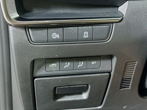 Used 2025 MAZDA MAZDA3 s image 17