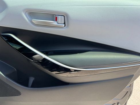 Used 2022 Toyota Corolla XSE FWD image 18