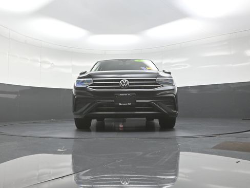 Used 2023 Volkswagen Tiguan SE AWD/4WD image 10