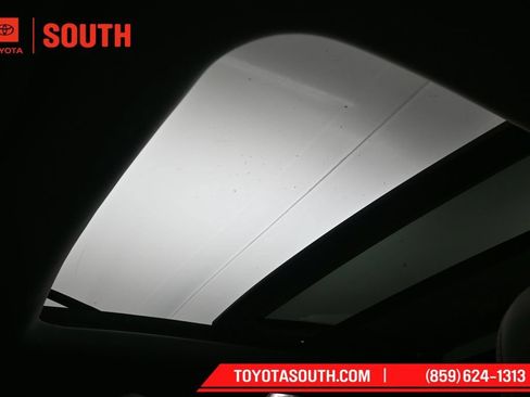 Used 2024 Toyota Grand Highlander AWD image 21