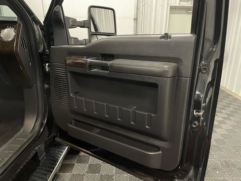 Used 2015 Ford F350 Platinum image 45