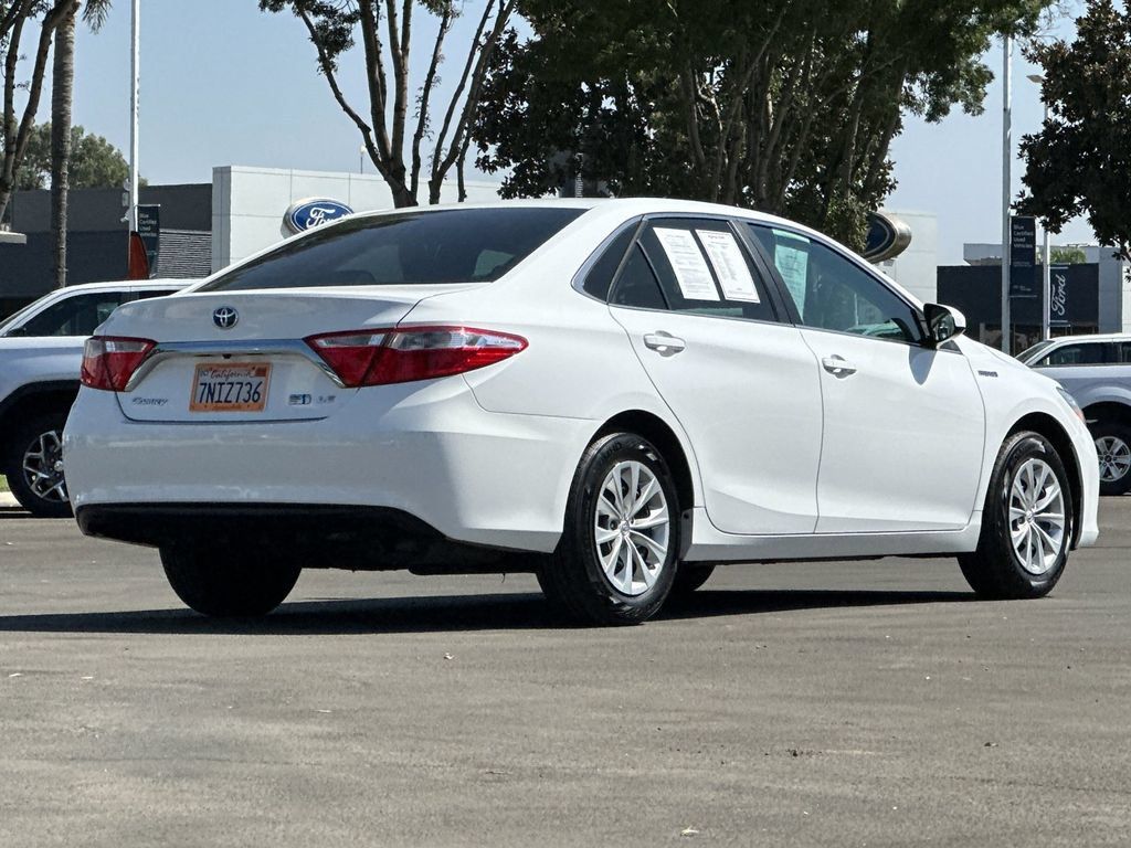 Used 2016 Toyota Camry LE FWD image 5