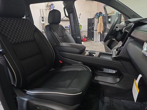 New 2026 GMC Acadia Denali image 10