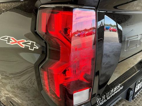 Used 2024 Chevrolet Colorado LT w/ LT Convenience Package II image 40