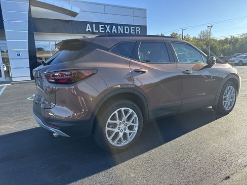 Used 2023 Chevrolet Blazer LT image 3