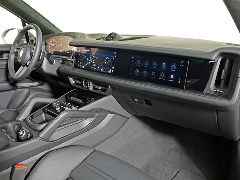 New 2026 Porsche Cayenne GTS AWD/4WD image 23