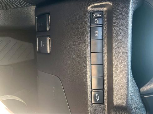 Used 2025 Toyota RAV4 XLE w/ Convenience Package FWD image 34