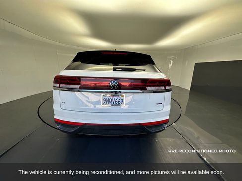 Used 2024 Volkswagen Atlas Cross Sport SE image 4
