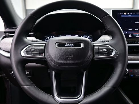Used 2024 Jeep Compass Latitude AWD/4WD image 25