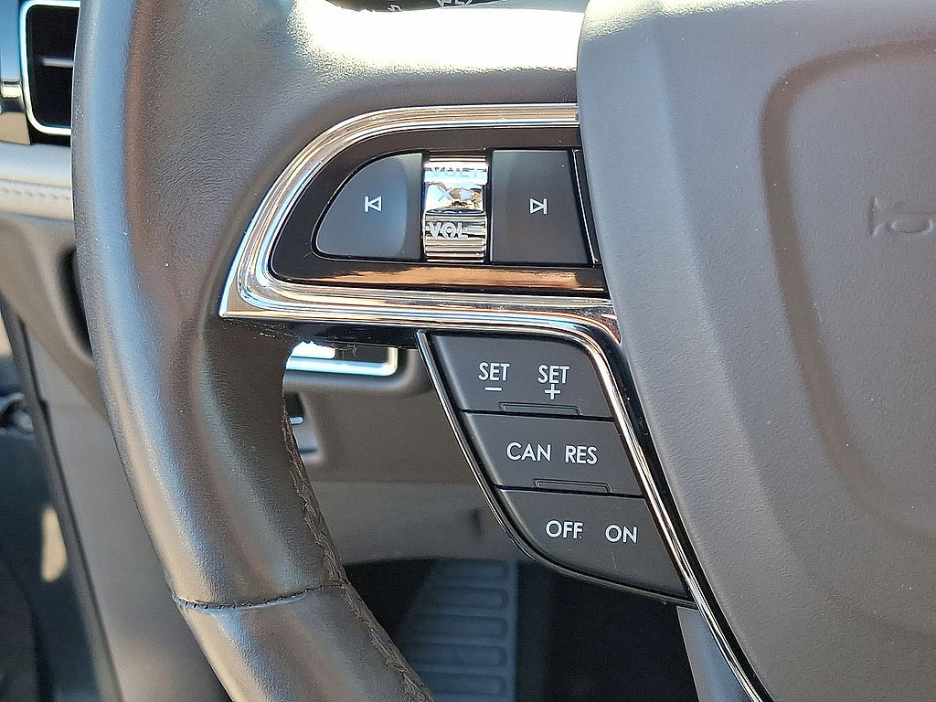 Used 2023 Lincoln Nautilus Reserve AWD/4WD image 23