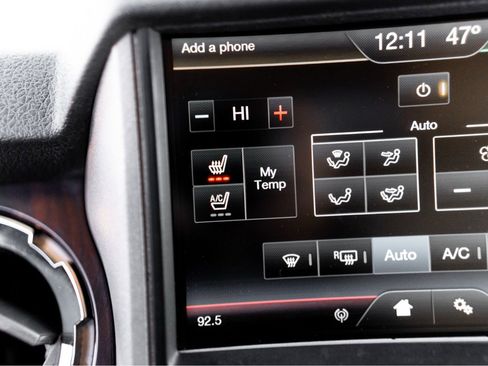 Used 2014 Ford F250 Lariat w/ Lariat Interior Package image 18