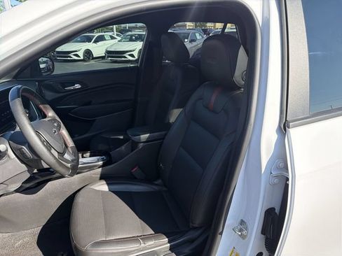Used 2024 Chevrolet Trax RS FWD image 19