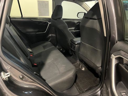 Used 2022 Toyota RAV4 LE AWD/4WD image 32