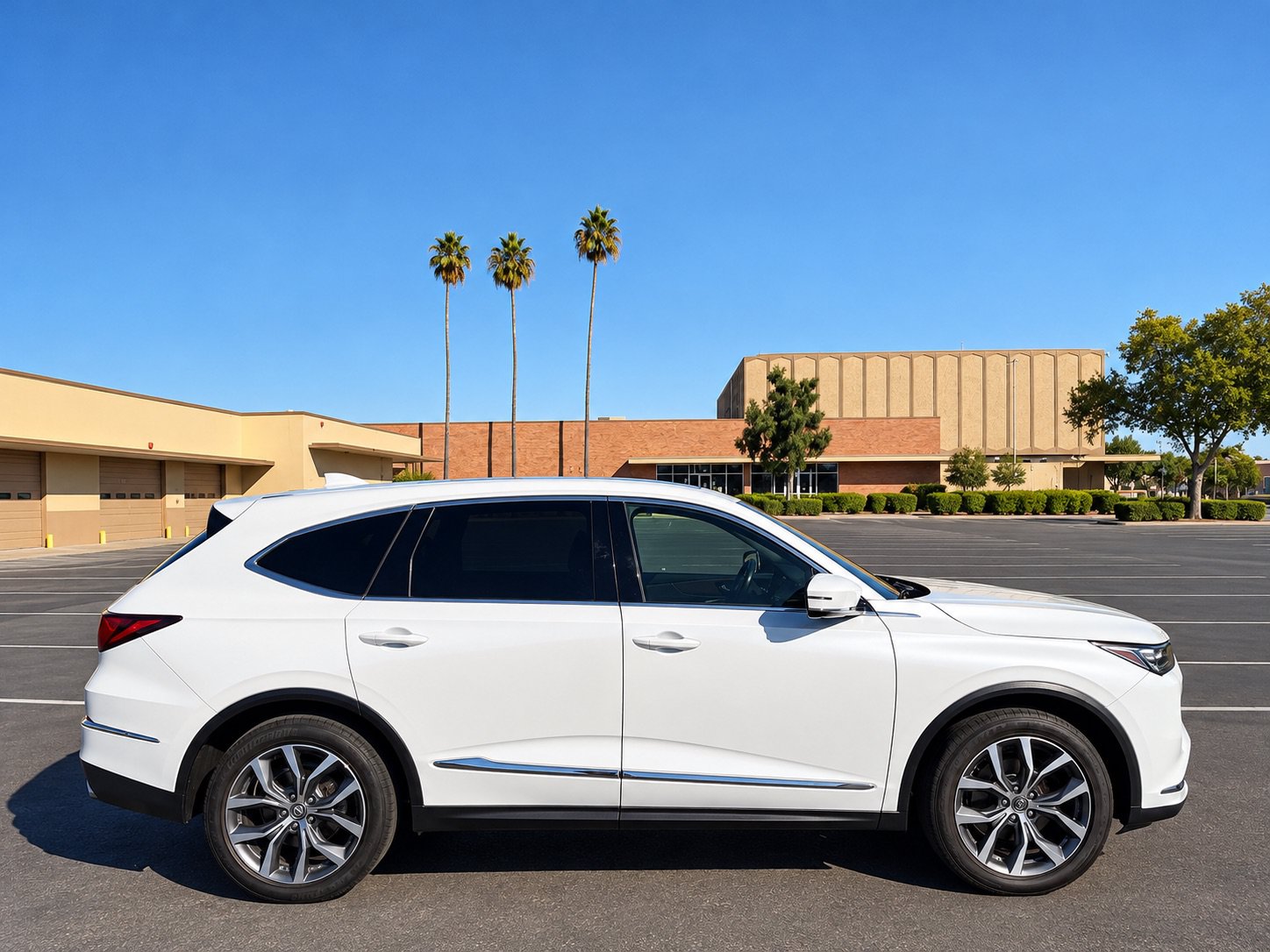 Used 2022 Acura MDX w/ Technology Package AWD/4WD image 4