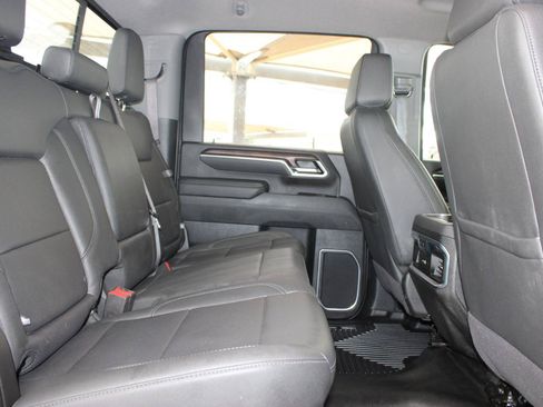Used 2025 GMC Sierra 3500 SLT w/ SLT Convenience Package AWD/4WD image 16