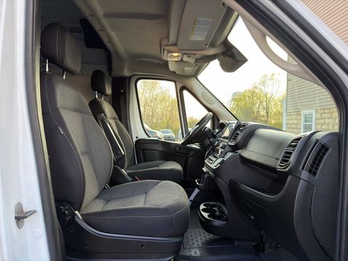 Used 2023 RAM ProMaster 2500 w/ Convenience Group image 10