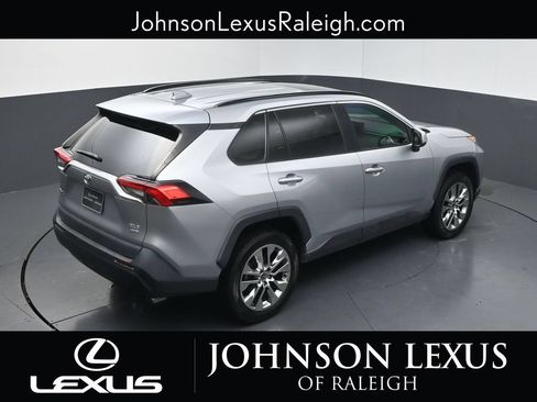 Used 2021 Toyota RAV4 XLE Premium AWD/4WD image 27